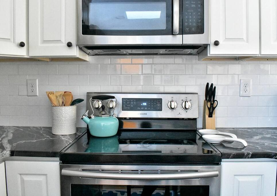 The Peaceful Puffin Apartment Newport Exterior photo